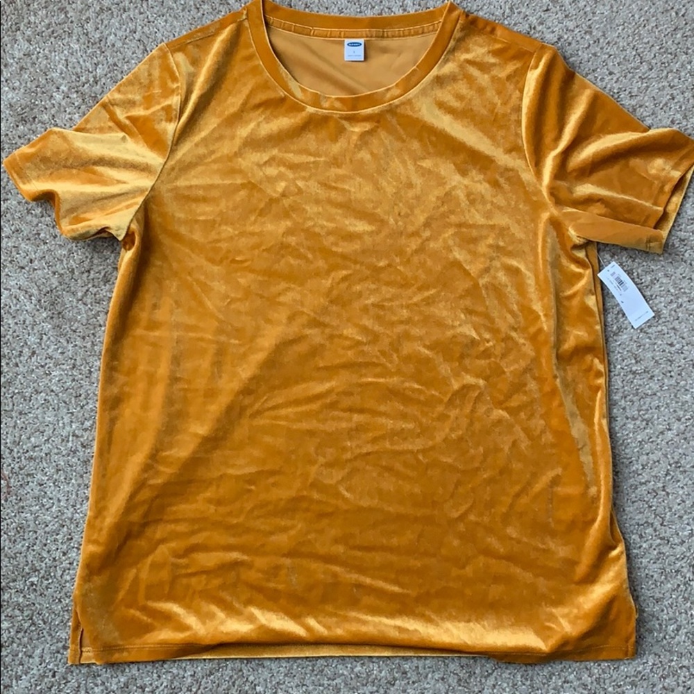 OLD NAVY gold velvet tee!